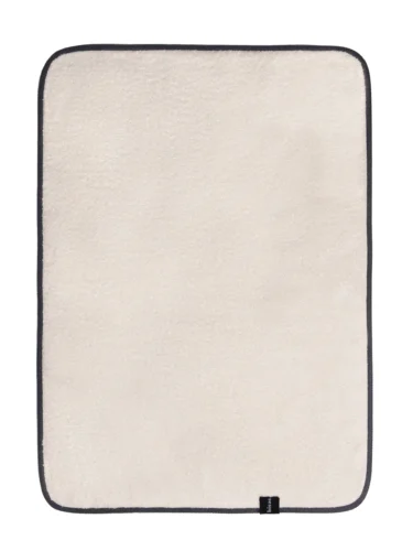 Лицьовий бік рушника Bises Nature у кремовому відтінку з темною окантовкою на світлому фоні