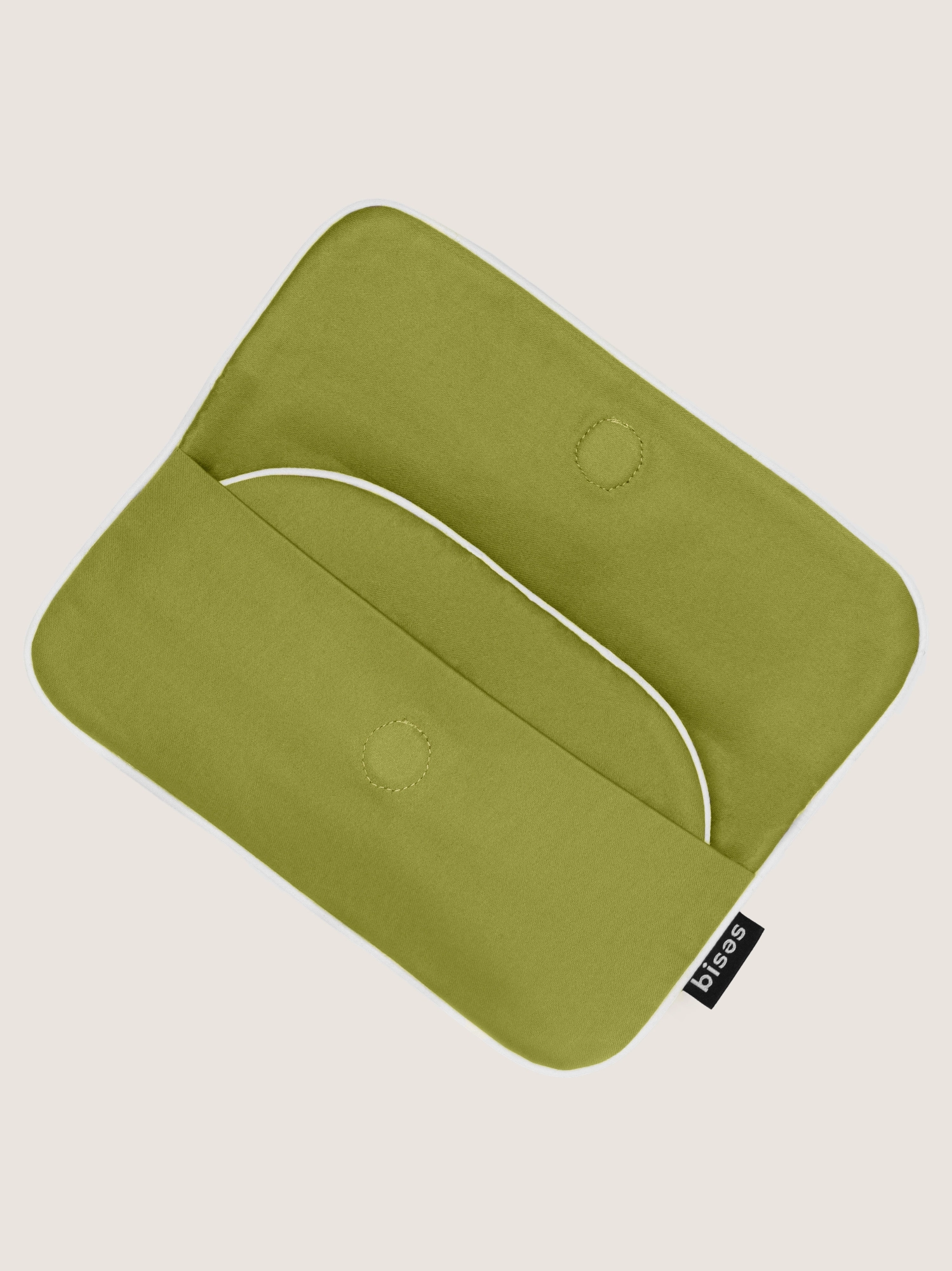 Відкритий чохол для сатинової маски для сну Bises Dreamline у відтінку Pistachio Green з молочним кантом, маска всередині